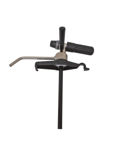 Beer dispenser pump for mini keg with CO2 control