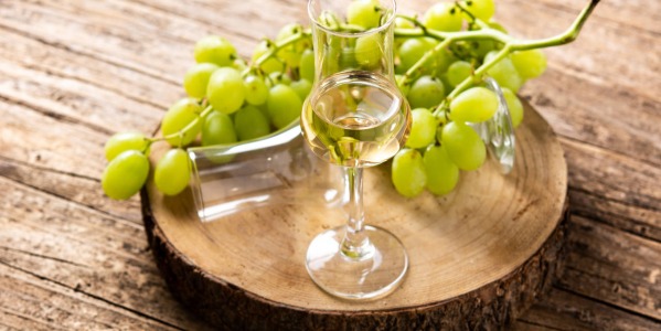 Come si fa la grappa in casa? guida alla distillazione