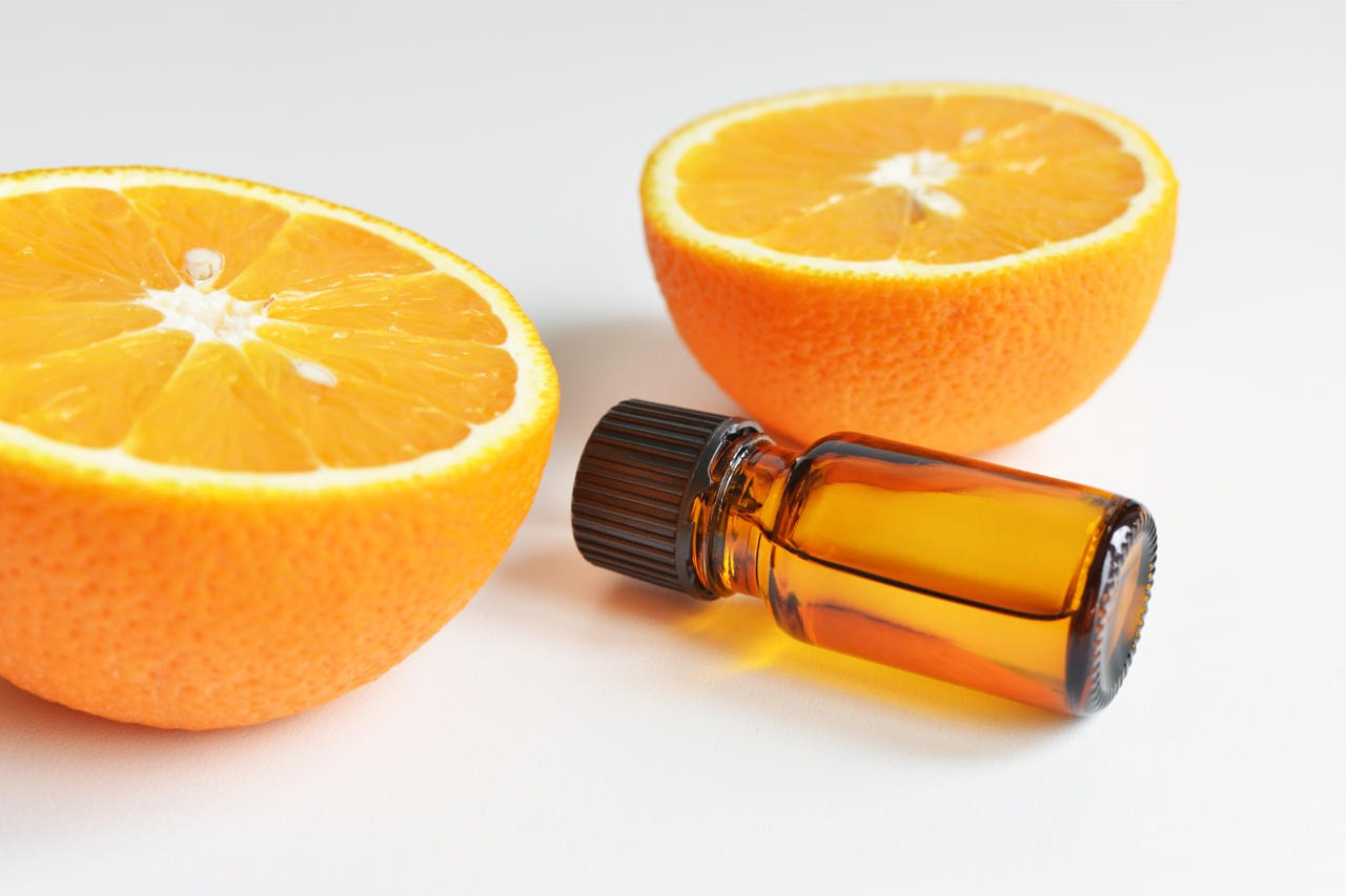 Come fare l'olio essenziale di arancio amaro fatto in casa